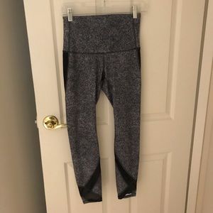 Lululemon 3/4 legging with mesh detailing